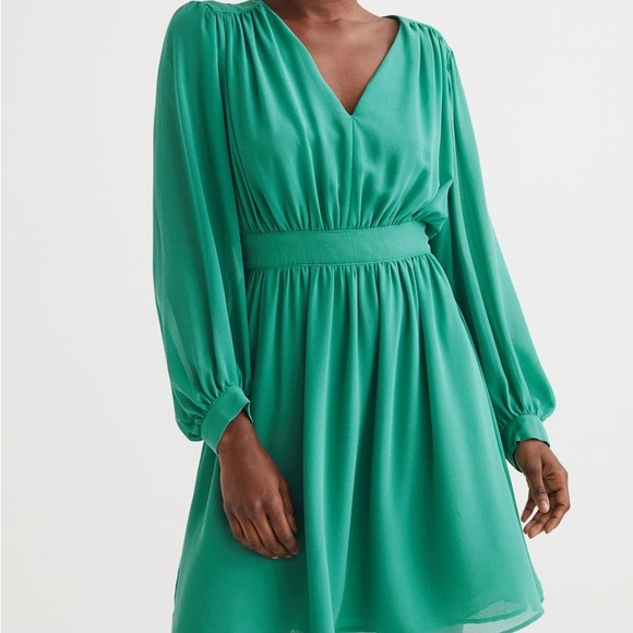 Green Chiffon V Neck Dress - Picture 3 of 5